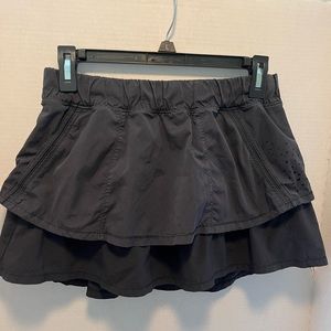 Lululemon In a flash skirt women’s jogging skirt size 6